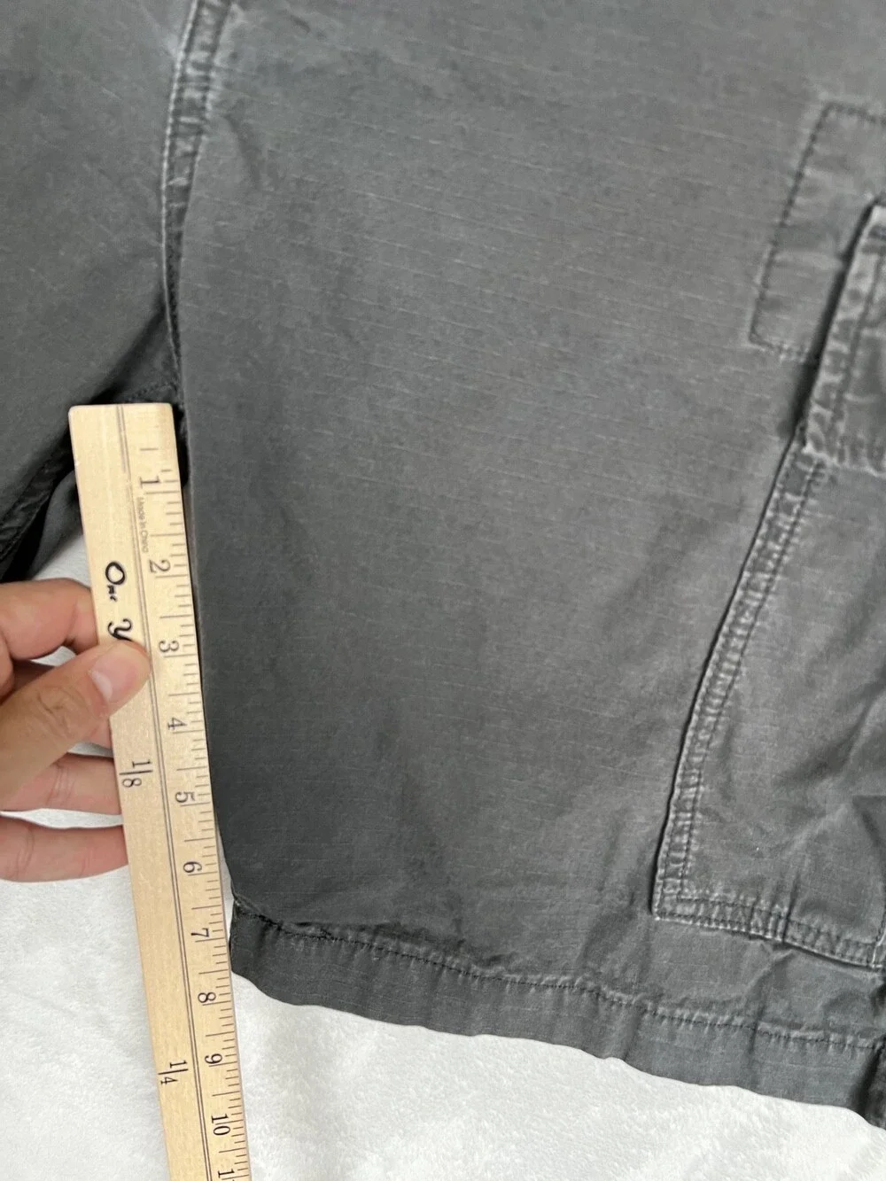 Leviâs Gray Cargo Shorts Size 38 Ripstop Y2K Baggy